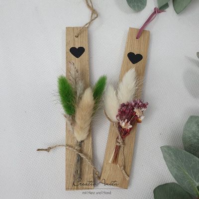 2 Stück - Anhänger aus Holz mit Trockenblumen dekoriert -Herz-